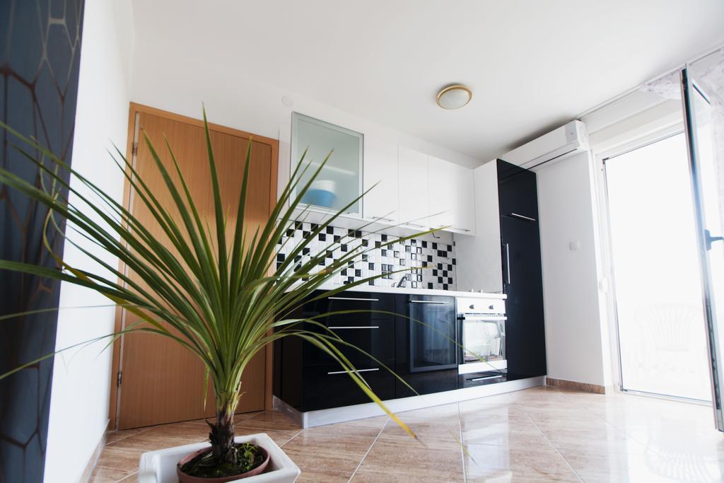 Apartments Toka Petrcane Rum bild