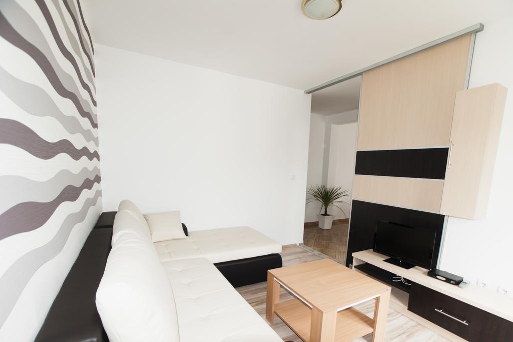 Apartments Toka Petrcane Rum bild