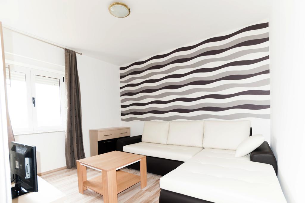 Apartments Toka Petrcane Rum bild