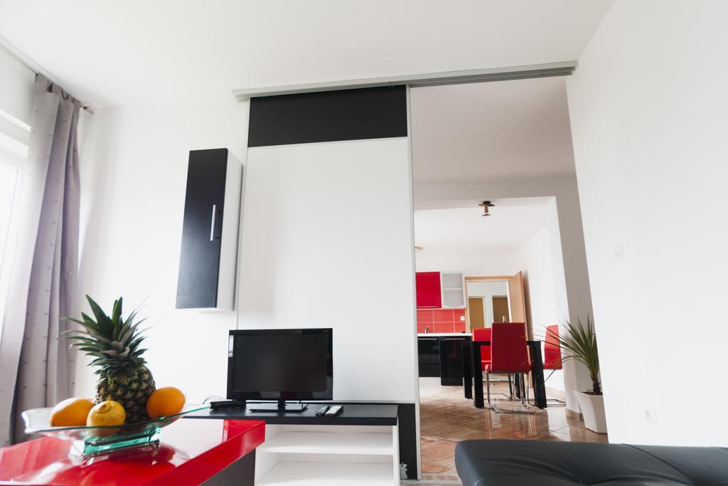 Apartments Toka Petrcane Rum bild