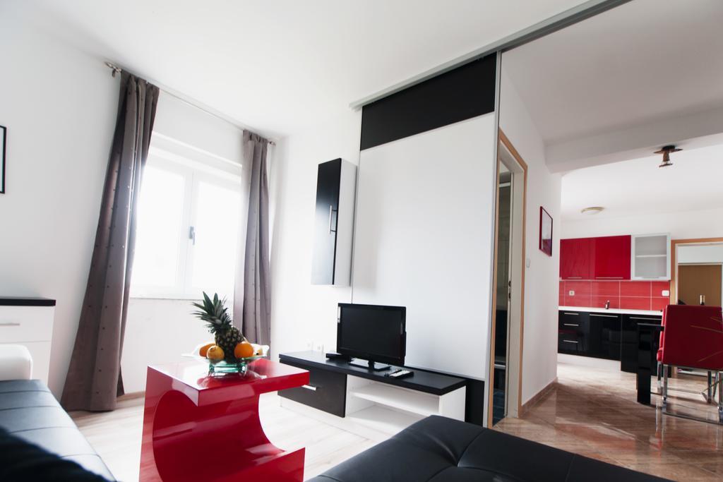 Apartments Toka Petrcane Rum bild